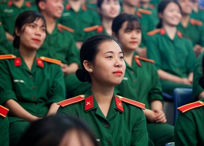 doi tuong nao duoc uu tien xet tuyen vao cac truong quan su