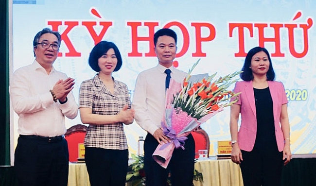 Lãnh đạo thành phố Hà Nội chúc mừng ông Nguyễn Xuân Thanh (Ảnh: VGP) 3423 hanoi