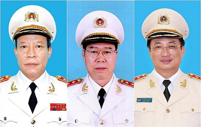 Thượng tướng Lê Quý Vương, Thượng tướng Bùi Văn Nam, Thượng tướng Nguyễn Văn Thành (từ trái qua phải) (Ảnh: Báo Giao thông) Thượng tướng Lê Quý Vương, Thượng tướng Bùi Văn Nam, Thượng tướng Nguyễn Văn Thành (từ trái qua phải) (Ảnh: Báo Giao thông)