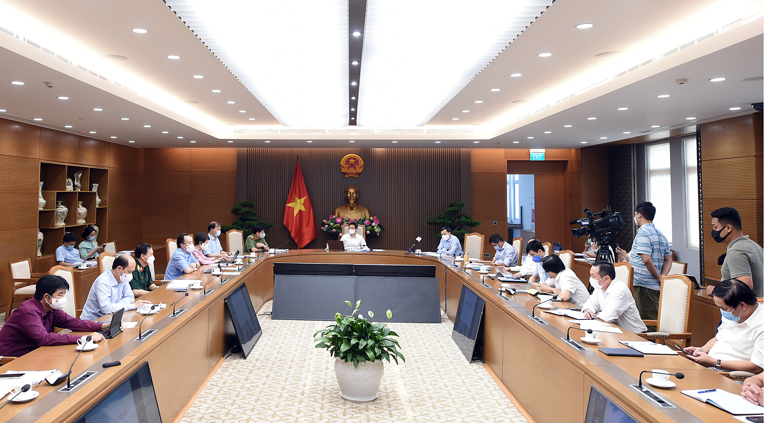 Tăng cường năng lực xét nghiệm, quyết ngăn dịch lây vào khu công nghiệp Tăng cường năng lực xét nghiệm, quyết ngăn dịch lây vào khu công nghiệp