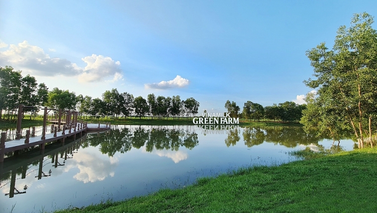 Đầu năm 2021, Vinamilk giới thiệu hệ thống trang trại sinh thái Vinamilk Green Farm được đầu tư xây dựng tại Tây Ninh, Quảng Ngãi và Thanh Hóa Đầu năm 2021, Vinamilk giới thiệu hệ thống trang trại sinh thái Vinamilk Green Farm được đầu tư xây dựng tại Tây Ninh, Quảng Ngãi và Thanh Hóa