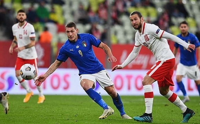 Italia (xanh) đã chơi cực kỳ ấn tượng ở trận mở màn EURO 2021