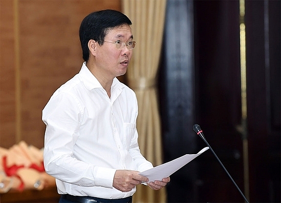 Thường trực Ban Bí thư Võ Văn Thưởng công bố quyết định của Bộ Chính trị (Ảnh: VGP) Thường trực Ban Bí thư Võ Văn Thưởng công bố quyết định của Bộ Chính trị (Ảnh: VGP)