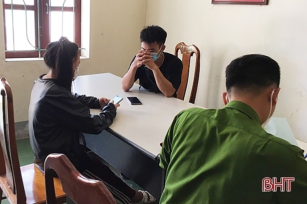 2 sinh viên Trường Cao đẳng Y tế Hà Tĩnh lội ruộng trốn khỏi vùng cách ly y tế 2 sinh viên Trường Cao đẳng Y tế Hà Tĩnh lội ruộng trốn khỏi vùng cách ly y tế