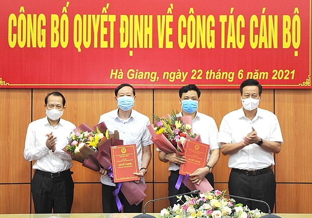 Loạt nhân sự mới được điều động, bổ nhiệm tại Nghệ An, Hà Giang Loạt nhân sự mới được điều động, bổ nhiệm tại Nghệ An, Hà Giang