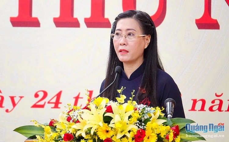 Bà Bùi Thị Quỳnh Vân phát biểu tại kỳ họp Bà Bùi Thị Quỳnh Vân phát biểu tại kỳ họp