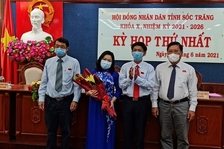 Bà Hồ Thị Cẩm Đào được bầu giữ chức chủ tịch HĐND tỉnh Sóc Trăng (Ảnh: K.T) Bà Hồ Thị Cẩm Đào được bầu giữ chức chủ tịch HĐND tỉnh Sóc Trăng (Ảnh: K.T)