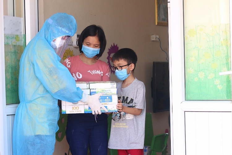 Trẻ em là đối tượng được Vinamilk dành sự quan tâm đặc biệt, với nhiều hoạt động để chăm sóc và bảo vệ các em trong đại dịch. Trẻ em là đối tượng được Vinamilk dành sự quan tâm đặc biệt, với nhiều hoạt động để chăm sóc và bảo vệ các em trong đại dịch.