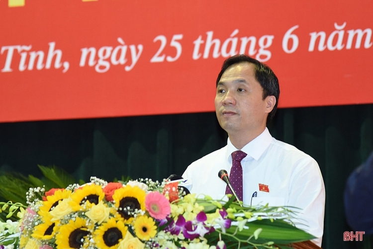 Ông Hoàng Trung Dũng tái đắc cử Chủ tịch HĐND tỉnh Hà Tĩnh Ông Hoàng Trung Dũng tái đắc cử Chủ tịch HĐND tỉnh Hà Tĩnh