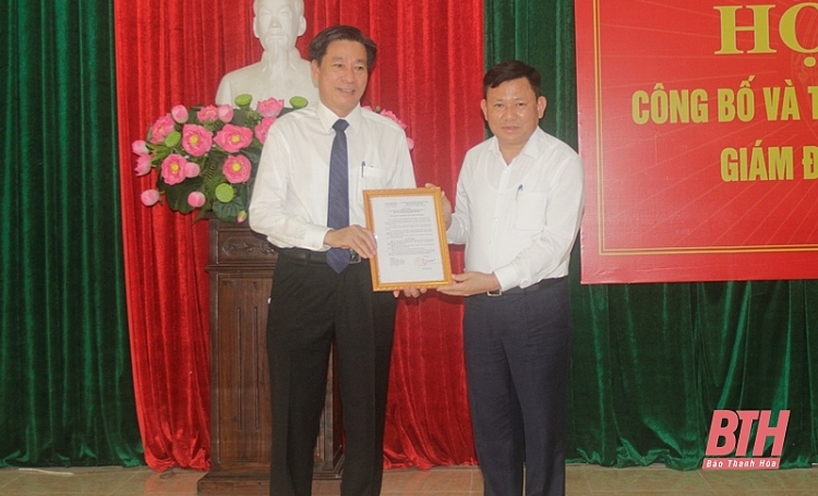 Ông Phạm Bá Oai nhận quyết định bổ nhiệm Ông Phạm Bá Oai nhận quyết định bổ nhiệm