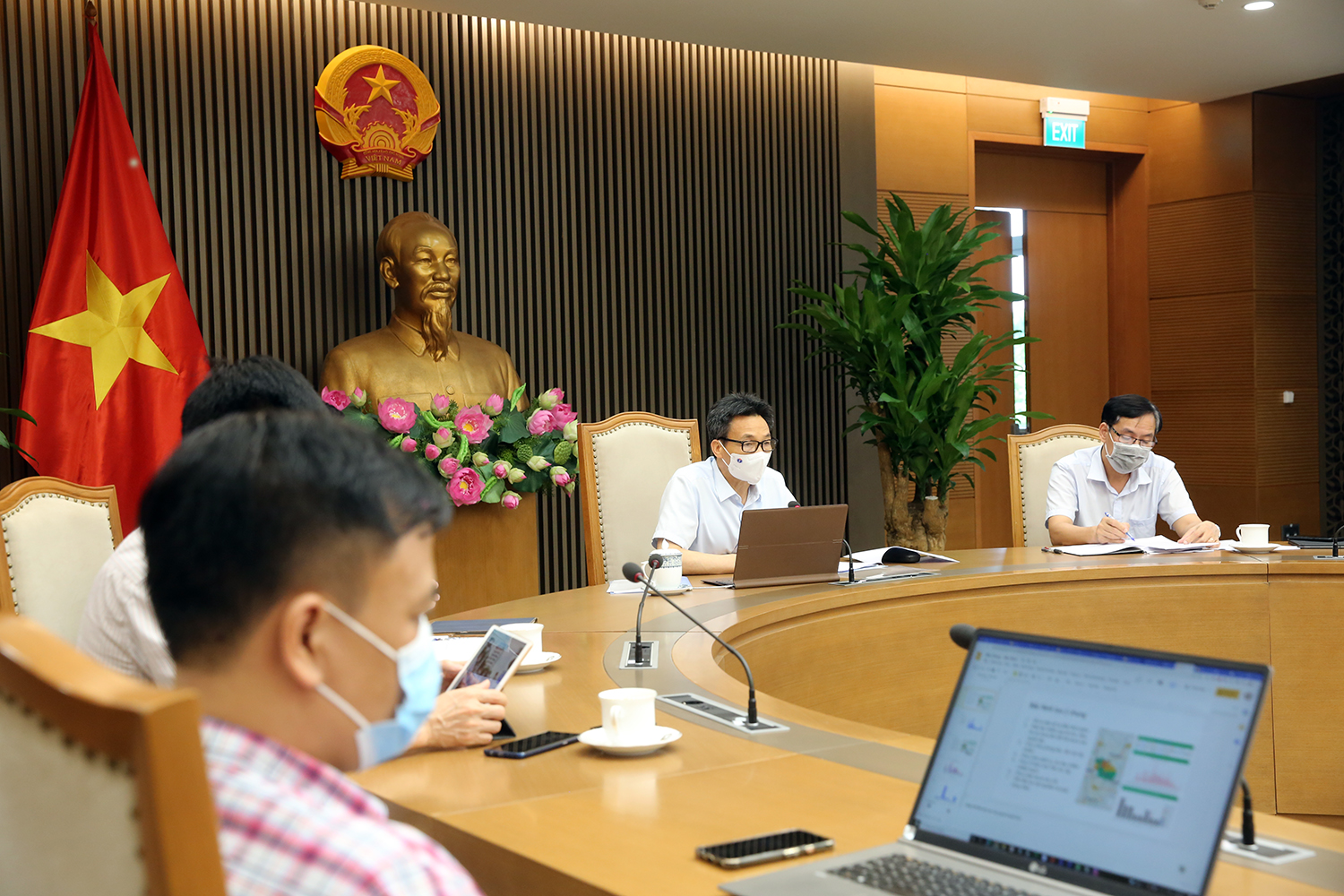 Khôi phục sản xuất chắc chắn, an toàn, không để dịch quay lại KCN Khôi phục sản xuất chắc chắn, an toàn, không để dịch quay lại KCN