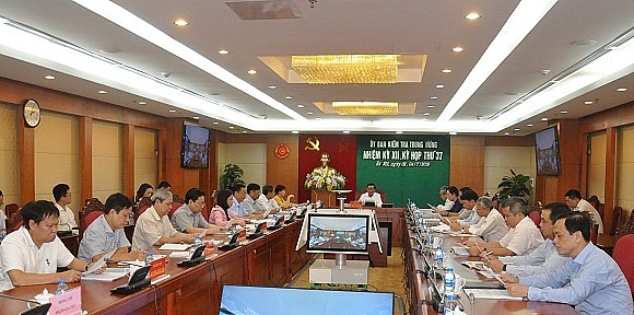 de nghi thi hanh ky luat nguyen pho thu tuong vu van ninh