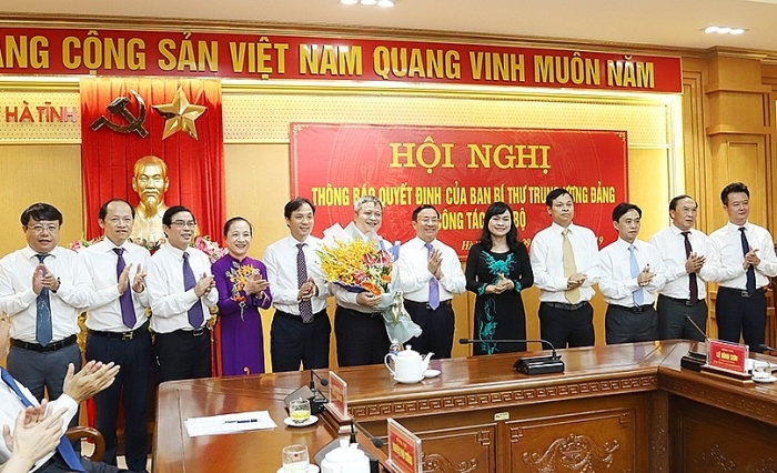 chan dung tan pho bi thu tinh uy ha tinh tran tien hung