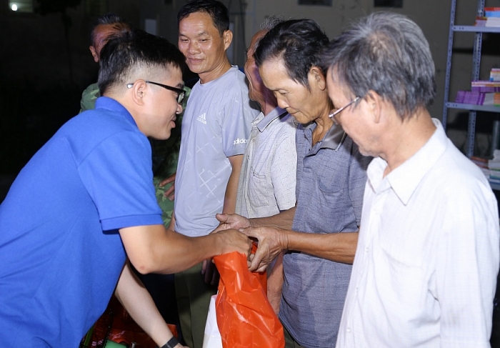 Sức trẻ thanh niên tình nguyện góp sức giúp đỡ đồng bào vùng sâu, vùng xa tuoi tre thoi dai gop suc giup do dong bao vung sau vung xa