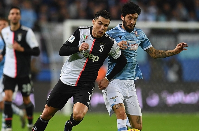 Juventus (đen-trắng) đang có phong độ không thực sự tốt 0122 juventus vs lazio 1