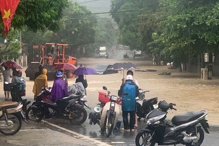thu tuong yeu cau khan truong khac phuc hau qua mua lu tai ha giang