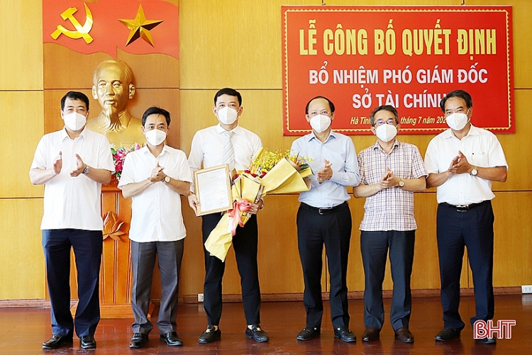 Ông Phạm Chí Hiếu nhận quyết định bổ nhiệm Ông Phạm Chí Hiếu nhận quyết định bổ nhiệm