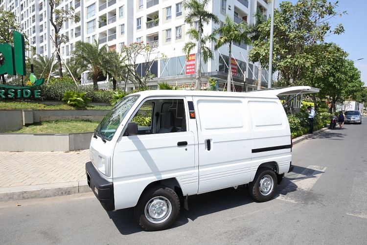 Khả năng di chuyển 24/7 trong nội thành là điểm cộng giúp Blind Van thu hút khách hàng Khả năng di chuyển 24/7 trong nội thành là điểm cộng giúp Blind Van thu hút khách hàng
