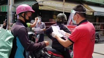 TP.HCM tăng cường giãn cách từ 23/8, những người nào được phép ra đường?