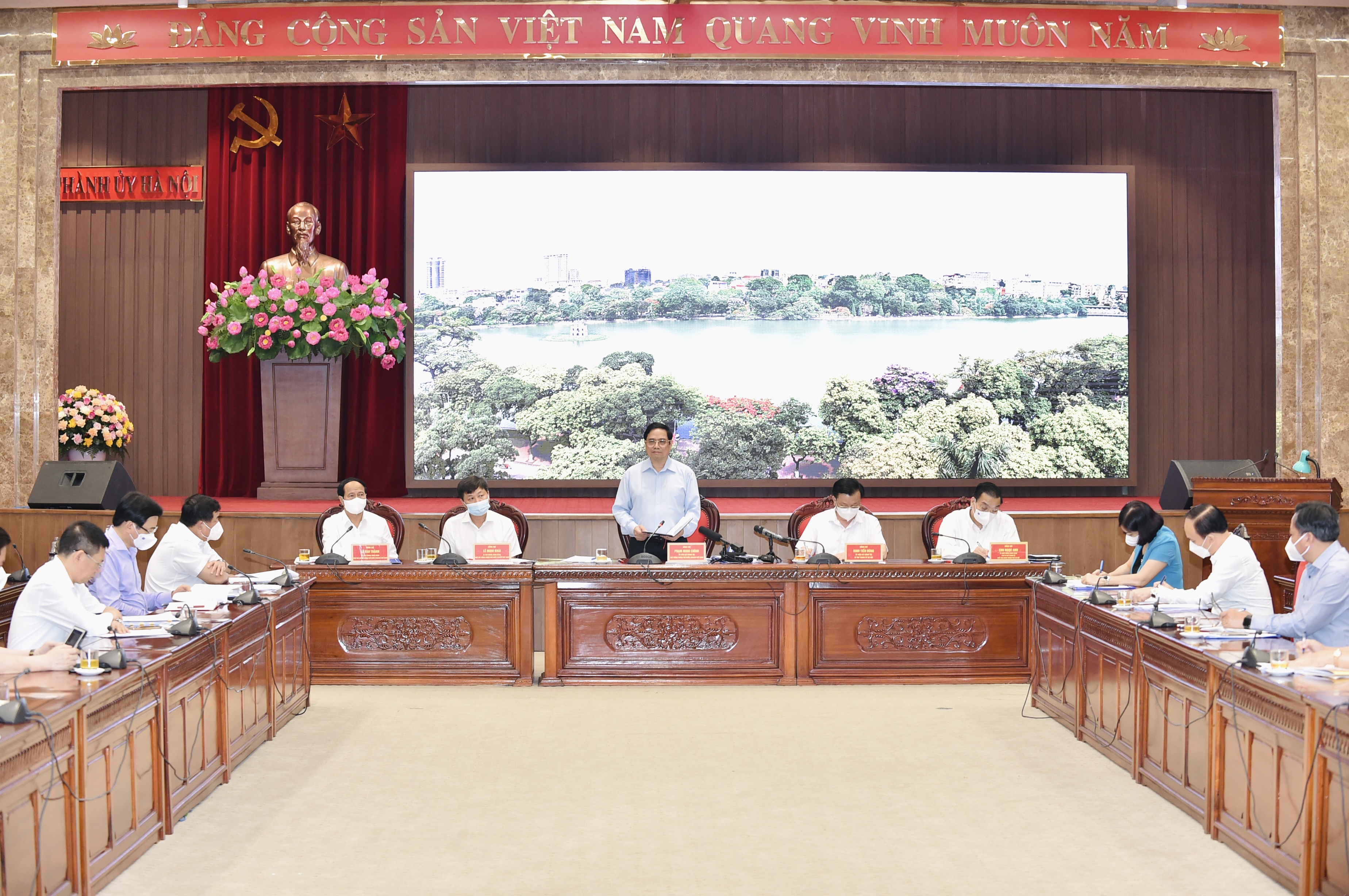 Thủ tướng Phạm Minh Chính: Hà Nội phải ưu tiên số 1 cho phòng chống dịch an toàn, hiệu quả Thủ tướng Phạm Minh Chính: Hà Nội phải ưu tiên số 1 cho phòng chống dịch an toàn, hiệu quả