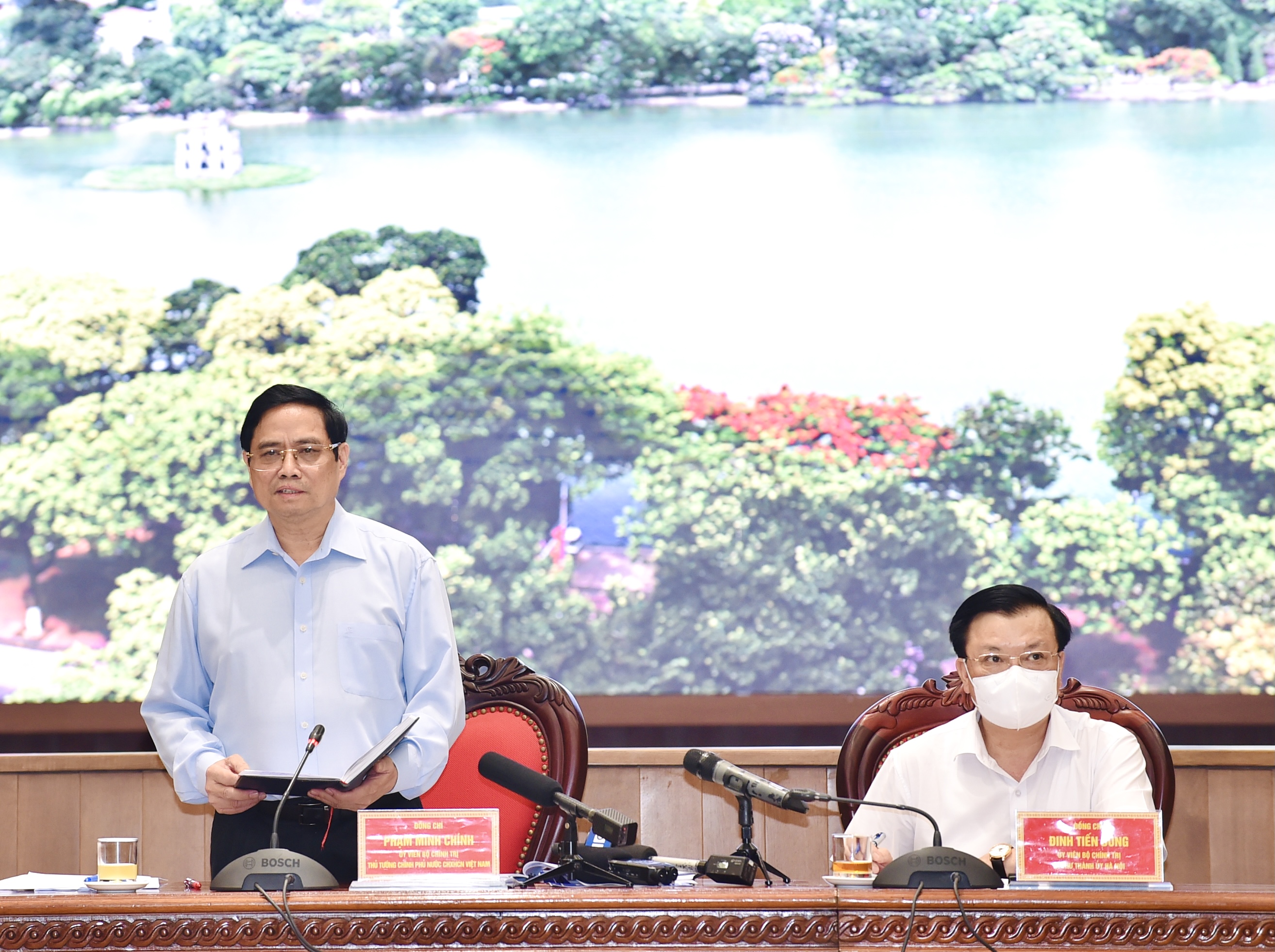 Thủ tướng Phạm Minh Chính: Hà Nội phải ưu tiên số 1 cho phòng chống dịch an toàn, hiệu quả Thủ tướng Phạm Minh Chính: Hà Nội phải ưu tiên số 1 cho phòng chống dịch an toàn, hiệu quả