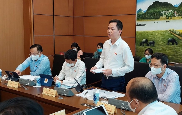 Đại biểu Trịnh Xuân An (đoàn Đồng Nai) nhận định, Chính phủ sau kiện toàn đã ngày càng khẳng định được bản lĩnh, trí tuệ, vai trò của mình trong ứng phó, đương đầu với những khó khăn, thách thức mà đất nước phải đối mặt. - Ảnh: VGP/Nguyễn Hoàng Đại biểu Trịnh Xuân An (đoàn Đồng Nai) nhận định, Chính phủ sau kiện toàn đã ngày càng khẳng định được bản lĩnh, trí tuệ, vai trò của mình trong ứng phó, đương đầu với những khó khăn, thách thức mà đất nước phải đối mặt. - Ảnh: VGP/Nguyễn Hoàng