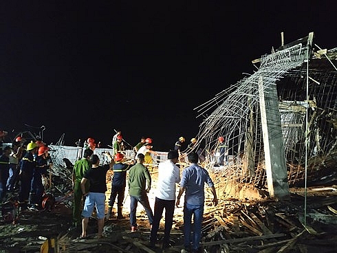 Tìm thấy thi thể 1 nạn nhân trong vụ sập giàn giáo ở Hải Phòng tim thay thi the 1 nan nhan trong vu sap gian giao o hai phong