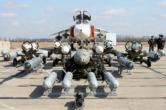 Video: Xem "kiếm sĩ" Su-24M Nga phô diễn sức mạnh vô song video xem suc manh su 24m cuong kich chu luc cua khong quan nga