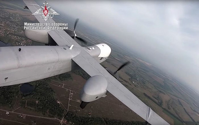 Video: Nga thử nghiệm UAV mang 1 tấn vũ khí, bay suốt 24 tiếng video nga thu nghiem uav mang 1 tan vu khi bay suot 24 tieng