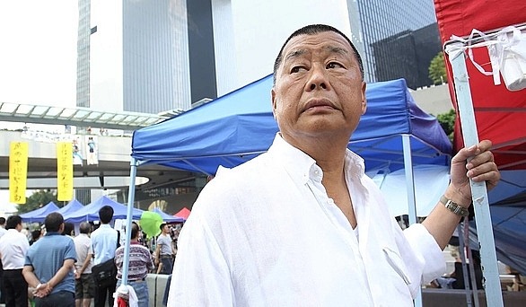 Trung Quốc Trùm truyền thông Hong Kong Jimmy Lai bị bắt vì luật an ninh mới trung quoc trum truyen thong hong kong jimmy lai bi bat vi luat an ninh moi