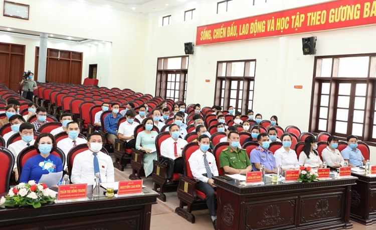 Các đại biểu dự khai mạc kỳ họp (Ảnh: Báo Ninh Bình) 5421 ky hop 13 hdnd thanh pho tam diep khoa viii nhiem ky 2016 6f317