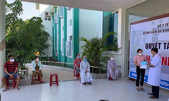 Xuất viện 4 ngày bệnh nhân lại dương tính với COVID 19 xuat vien 4 ngay benh nhan lai duong tinh voi covid 19