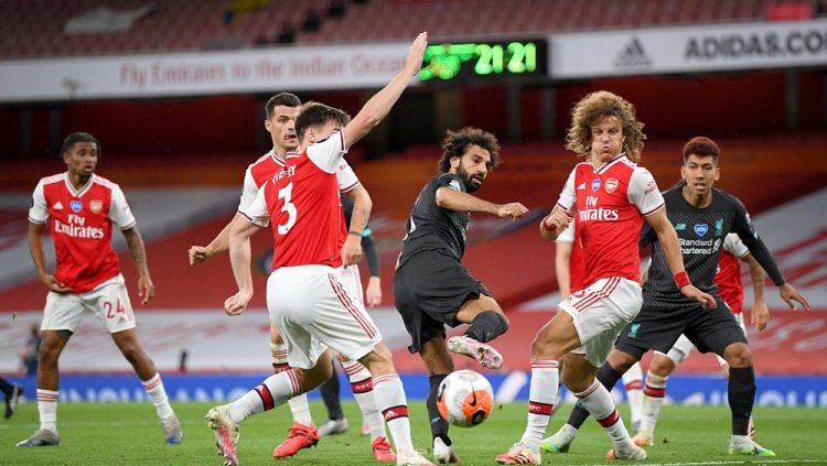 Liverpool (đen) được đánh giá cao hơn Arsenal 0054 liverpool vs arsenal