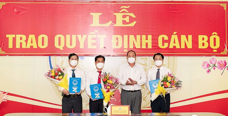 Loạt nhân sự, lãnh đạo mới được bổ nhiệm tại Hà Nội và Thanh Hóa Loạt nhân sự, lãnh đạo mới được bổ nhiệm tại Hà Nội và Thanh Hóa
