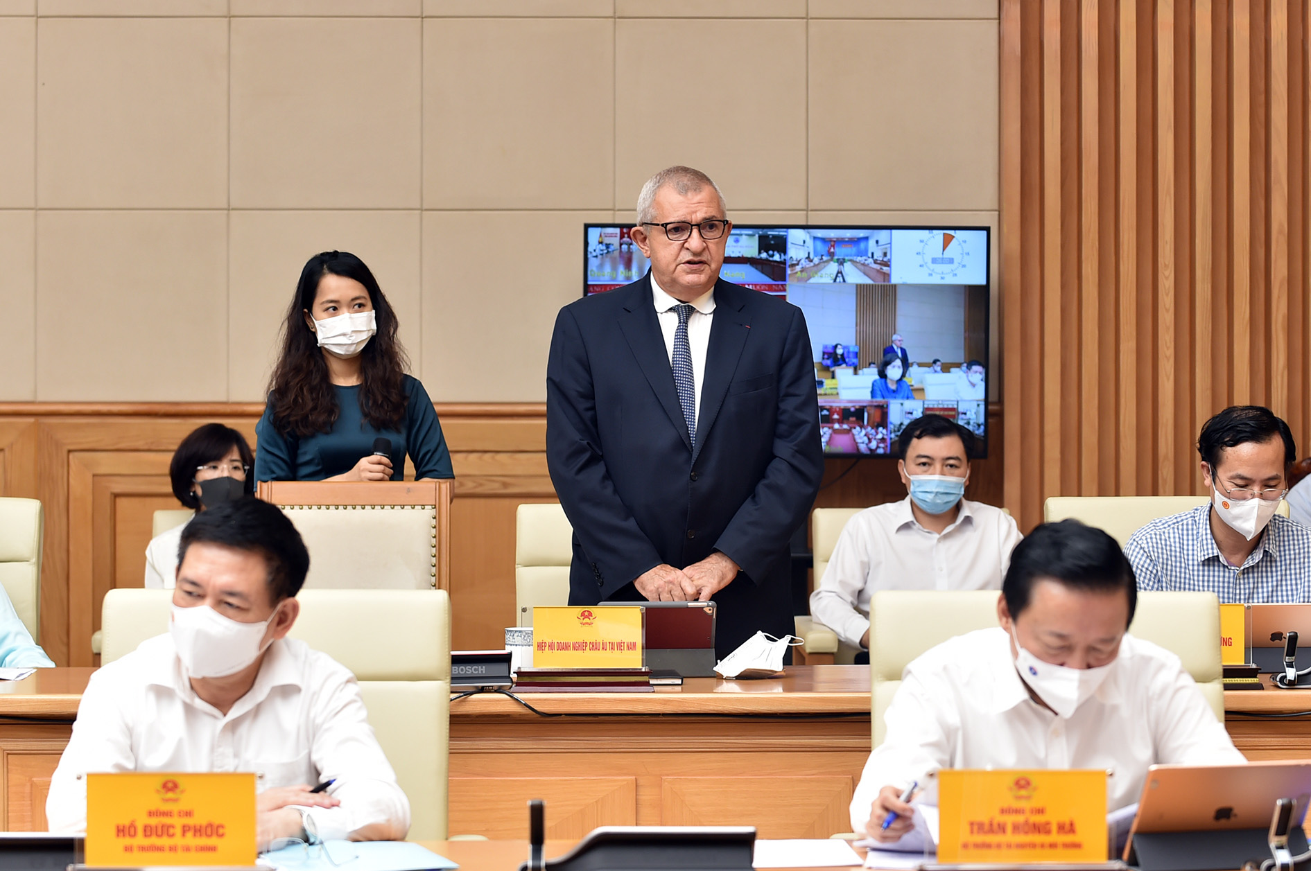 Chính phủ nỗ lực hết sức có thể để đồng hành, chia sẻ khó khăn với doanh nghiệp Chính phủ nỗ lực hết sức có thể để đồng hành, chia sẻ khó khăn với doanh nghiệp
