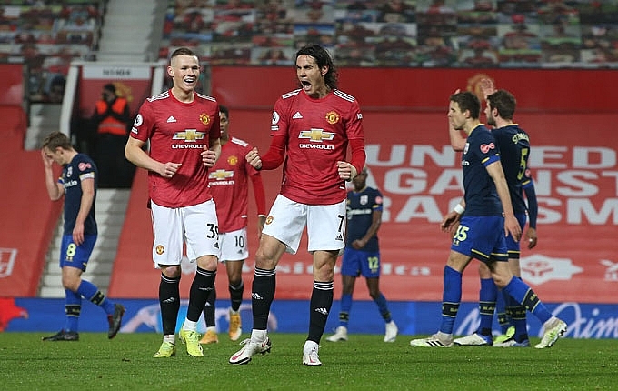 Southampton (đen) năm ngoái thua ngược 2-3 trước MU Southampton (đen) năm ngoái thua ngược 2-3 trước MU