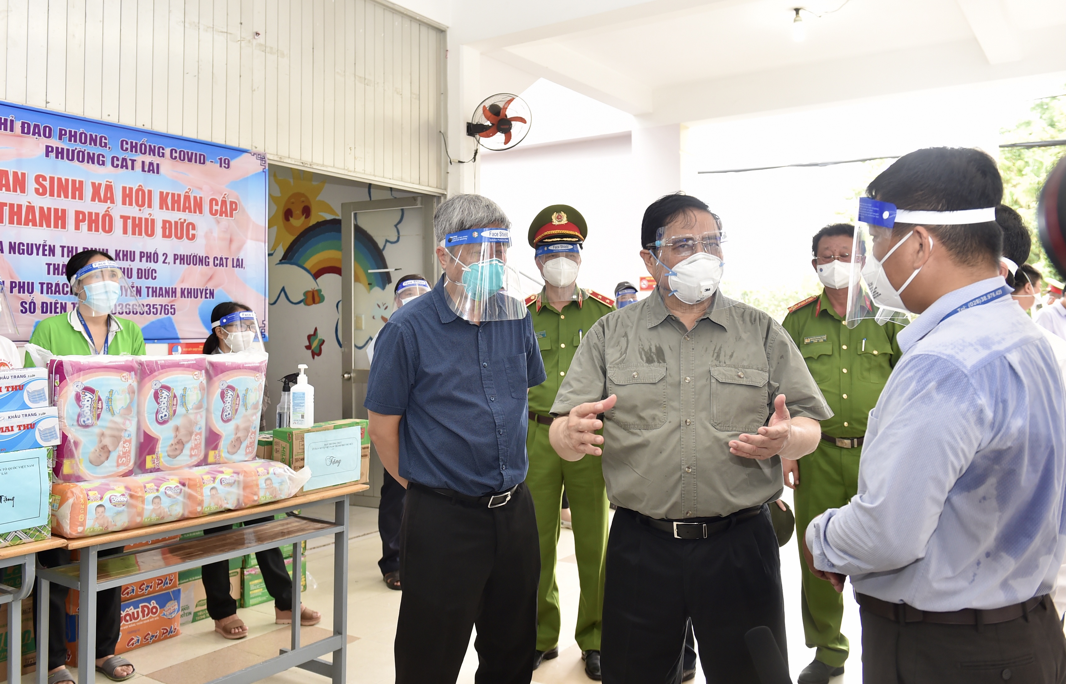 Thủ tướng yêu cầu dồn lực chăm lo cho nhân dân, tận dụng ‘thời gian vàng’ để đẩy lùi dịch bệnh nhanh nhất