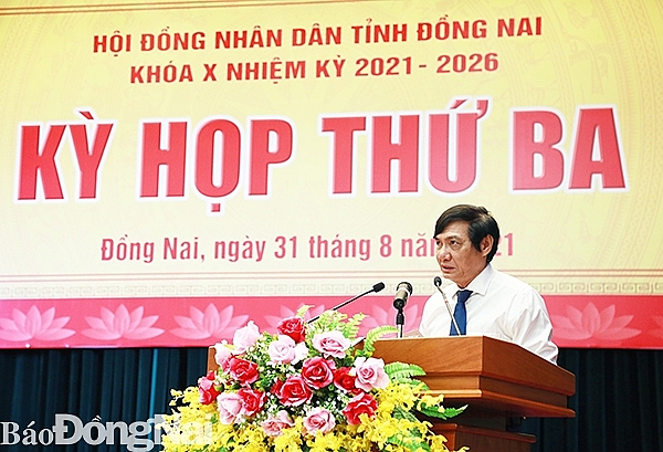 Ông Nguyễn Sơn Hùng phát biểu sau khi được bầu giữ chức Phó Chủ tịch UBND tỉnh Đồng Nai Ông Nguyễn Sơn Hùng phát biểu sau khi được bầu giữ chức Phó Chủ tịch UBND tỉnh Đồng Nai