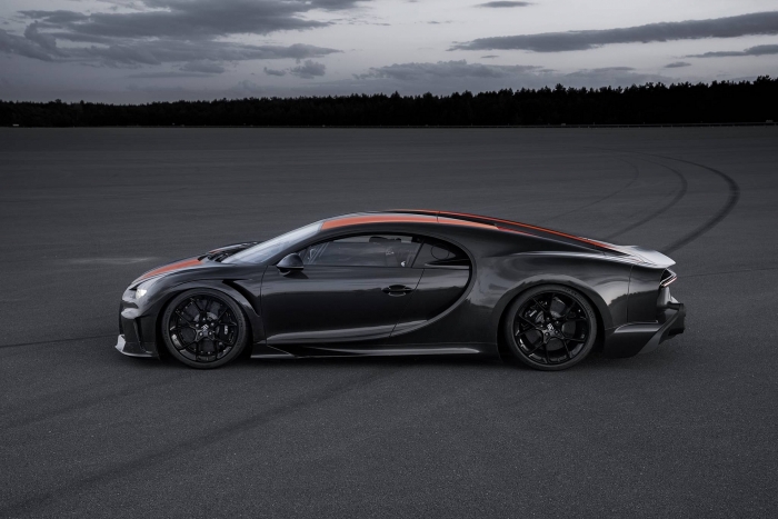 video xem bugatti chiron xe gio voi toc do hon 490kmh nhanh nhat the gioi