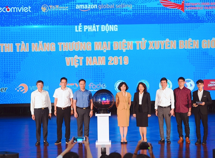 tt group ho tro sinh vien khoi nghiep tren amazon