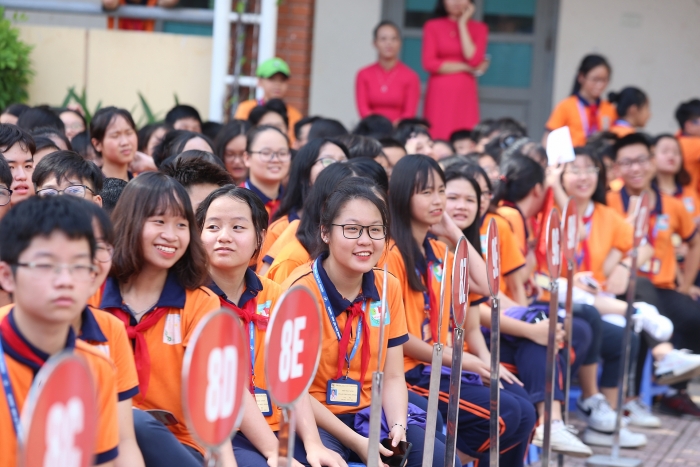 Quang Hải, Bùi Tiến Dũng đeo mặt nạ trung thu truyền cảm hứng tại Strong Vietnam quang hai bui tien dung deo mat na trung thu truyen cam hung tai strong vietnam