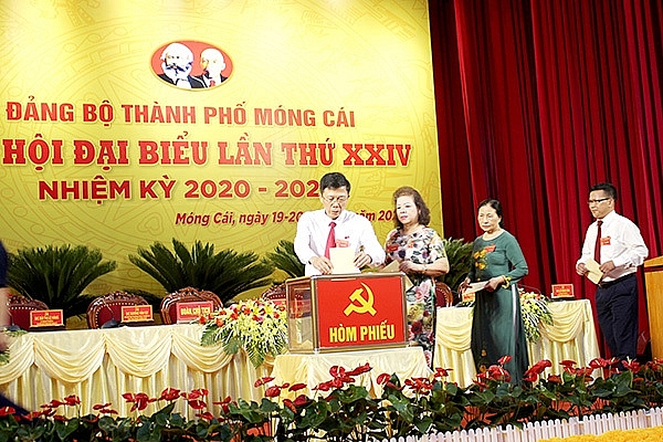 Nhiều bí thư cấp ủy bầu trực tiếp tại đại hội trúng cử với 100 phiếu đồng ý nhieu bi thu cap uy bau truc tiep tai dai hoi trung cu voi 100 phieu dong y