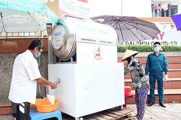 Quốc khánh 2/9: Chiến thắng của sức mạnh "ý Đảng, lòng Dân" | Xã hội | Vietnam+ (VietnamPlus) Quốc khánh 2/9: Chiến thắng của sức mạnh "ý Đảng, lòng Dân" | Xã hội | Vietnam+ (VietnamPlus)