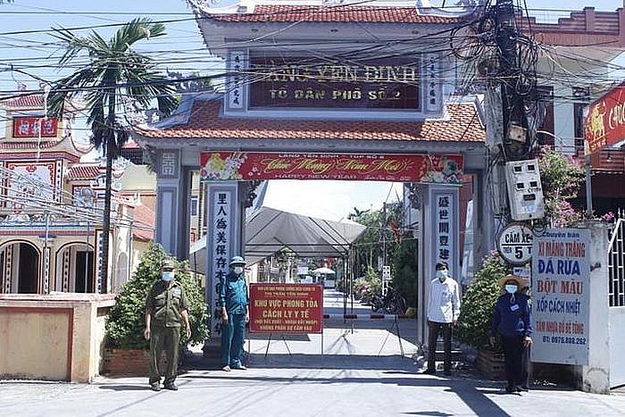 Nhiều khu vực trong huyện Hải Hậu thực hiện giãn cách (Ảnh: Phạm Dự/NLĐ)