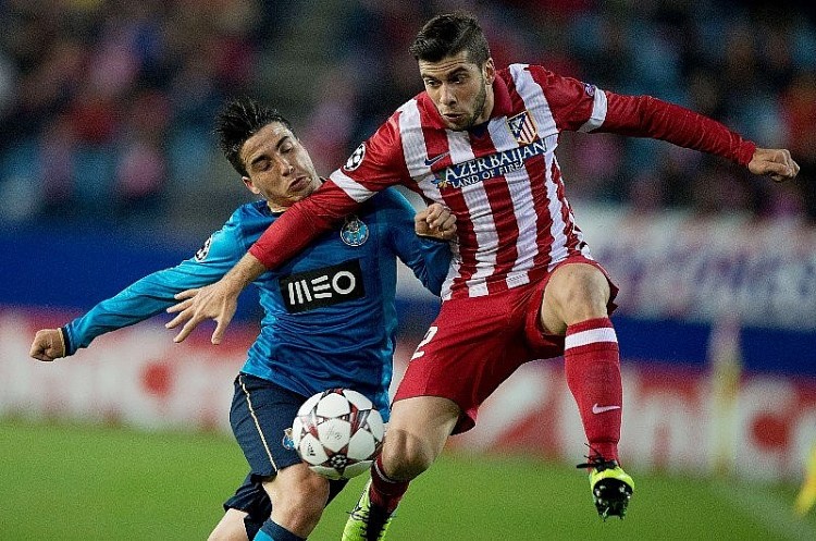 Atletico (đỏ-trắng) nhiều khả năng có điểm trước Porto Atletico (đỏ-trắng) nhiều khả năng có điểm trước Porto