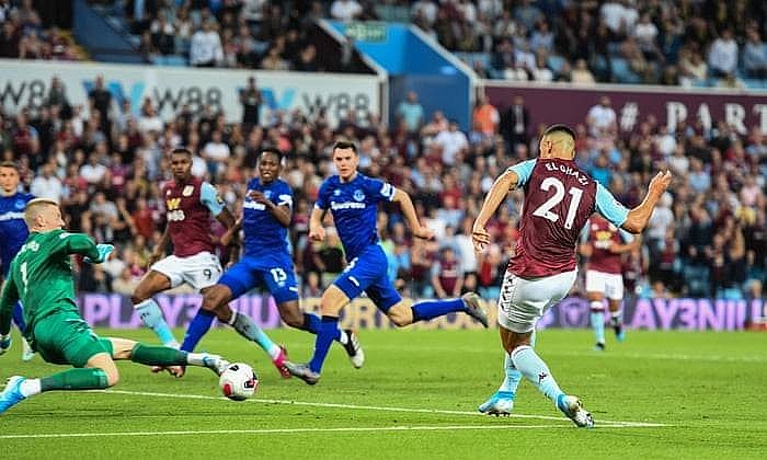 Everton (xanh) không chơi tốt như mùa giải trước Everton (xanh) không chơi tốt như mùa giải trước