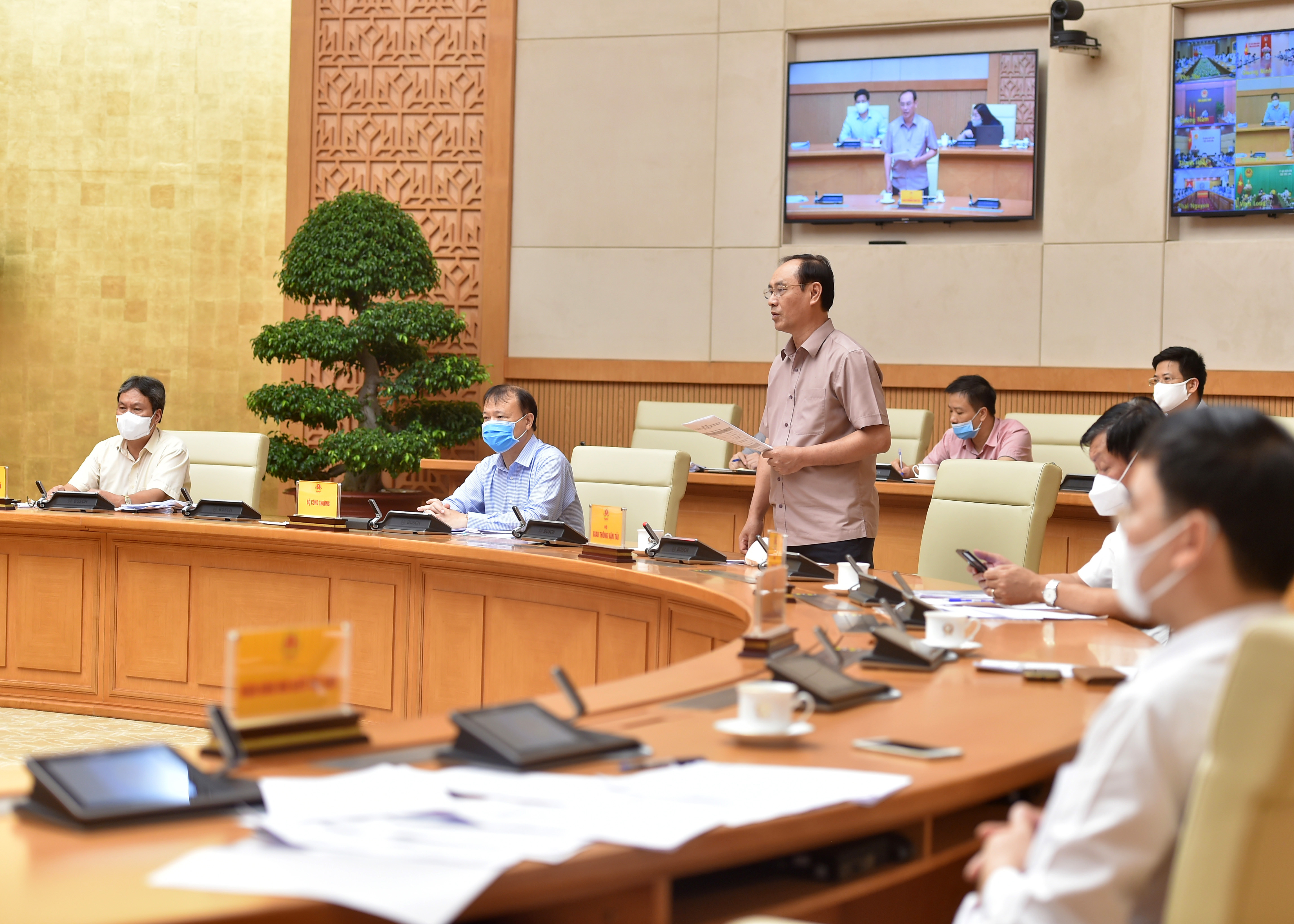 Chính phủ cam kết đồng hành, giúp doanh nghiệp phục hồi sản xuất