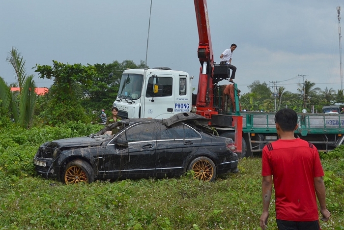 Nguyên nhân 3 người tử vong trong xe Mercedes da ro nguyen nhan tu vong cua 3 nguoi chet trong xe mercedes