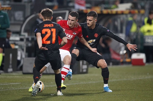 Hoà thất vọng AZ Alkmaar, MU tạo thống kê tệ chưa từng có