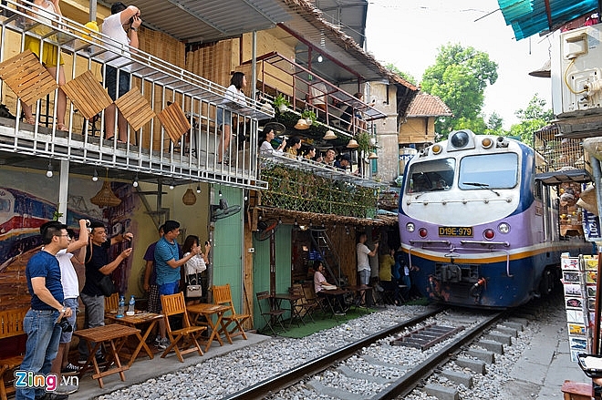 dong cua ca phe duong tau tu 1010